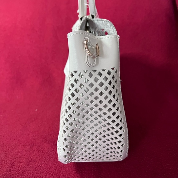 Urban Expressions White Vegan Clutch**NEW W/TAGS**VEGAN APPROVED - Picture 2 of 16